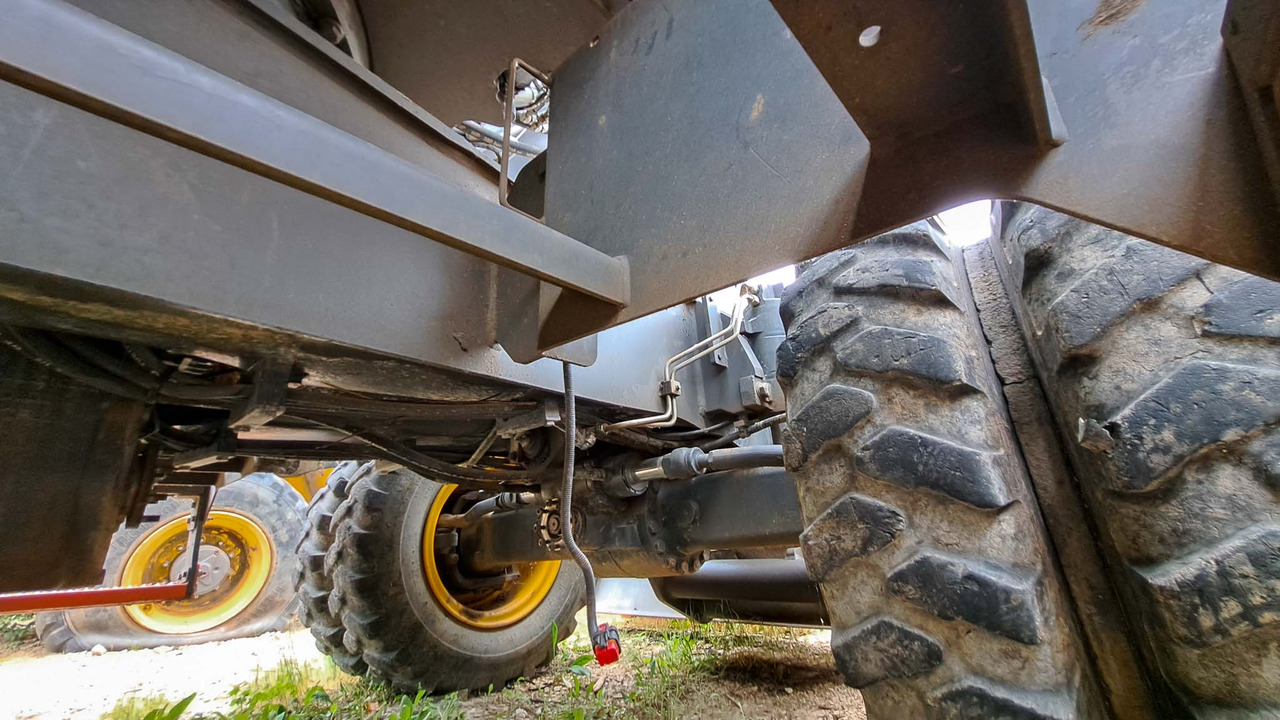 Volvo rear axle 14590304 Volvo EWR150E, EW160D, EW160E, EW180E, EW140E, EWR170E, EW200E MH, EW180D, EW160C, EW180C - Hinterachse für Bagger: das Bild 1 Volvo rear axle 14590304 Volvo EWR150E, EW160D, EW160E, EW180E, EW140E, EWR170E, EW200E MH, EW180D, EW160C, EW180C - Hinterachse für Bagger: das Bild 1