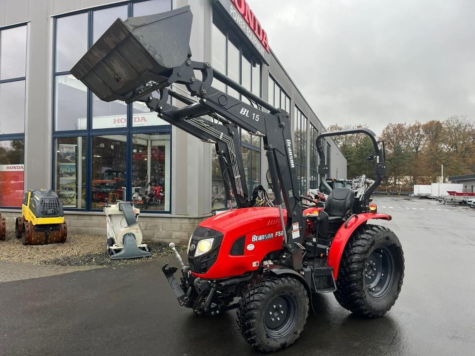Branson F50RN Traktor, Frontlader, wenig Stunden, Fronthydraulik - Kleintraktor: das Bild 1 Branson F50RN Traktor, Frontlader, wenig Stunden, Fronthydraulik - Kleintraktor: das Bild 1