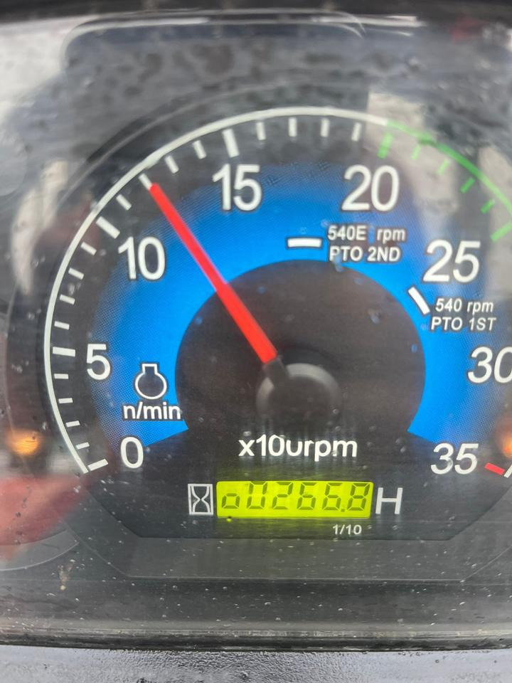 Branson F50RN Traktor, Frontlader, wenig Stunden, Fronthydraulik - Kleintraktor: das Bild 5 Branson F50RN Traktor, Frontlader, wenig Stunden, Fronthydraulik - Kleintraktor: das Bild 5