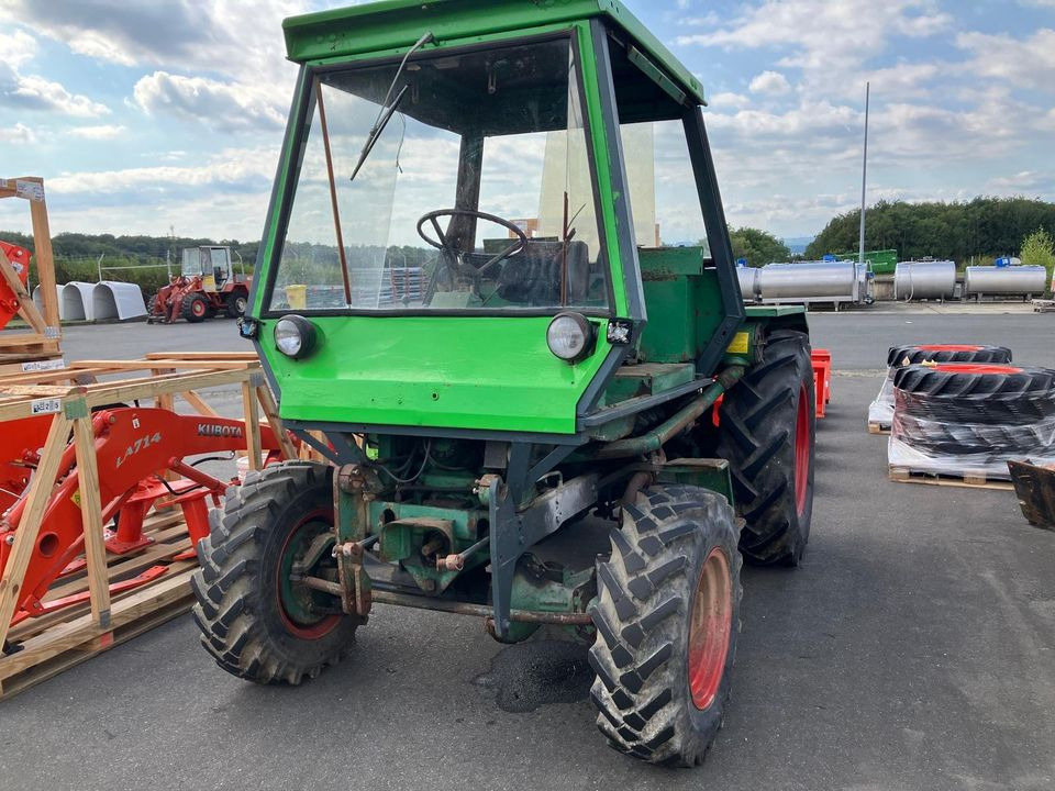 Traktor Deutz Intrac 2002A Oldtimer Sammlerstück: das Bild 1