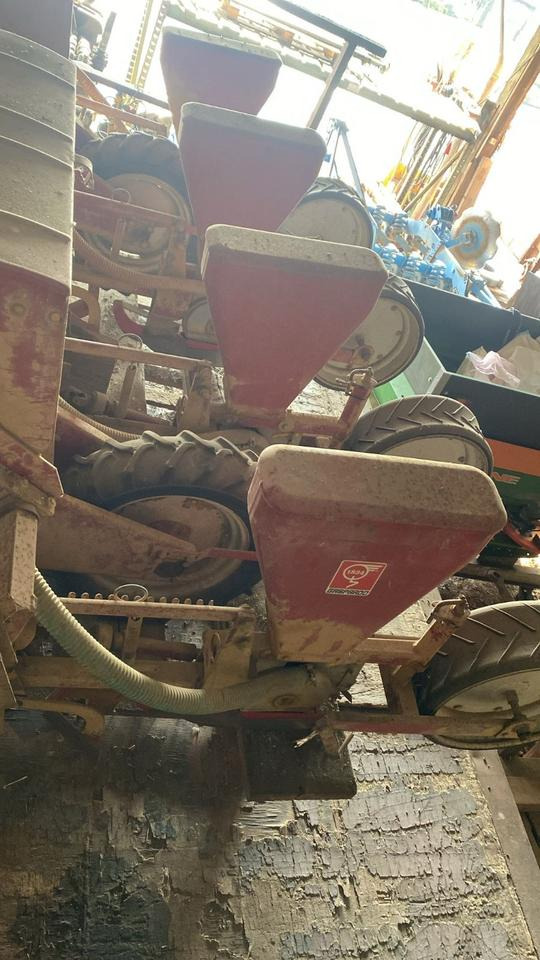 Gaspardo SP 510 Maissetzgerät, Maisdrille, Maissähgerät - Einzelkornsämaschine: das Bild 3 Gaspardo SP 510 Maissetzgerät, Maisdrille, Maissähgerät - Einzelkornsämaschine: das Bild 3