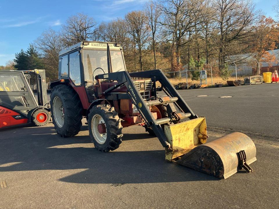 IHC 744 AS Allrad Frontlader Bastlerfahrzeug Sammlerstück Traktor - Traktor: das Bild 1 IHC 744 AS Allrad Frontlader Bastlerfahrzeug Sammlerstück Traktor - Traktor: das Bild 1