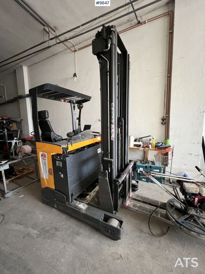 Atlet UMS 160 Reach Truck - Schubmaststapler: das Bild 1 Atlet UMS 160 Reach Truck - Schubmaststapler: das Bild 1