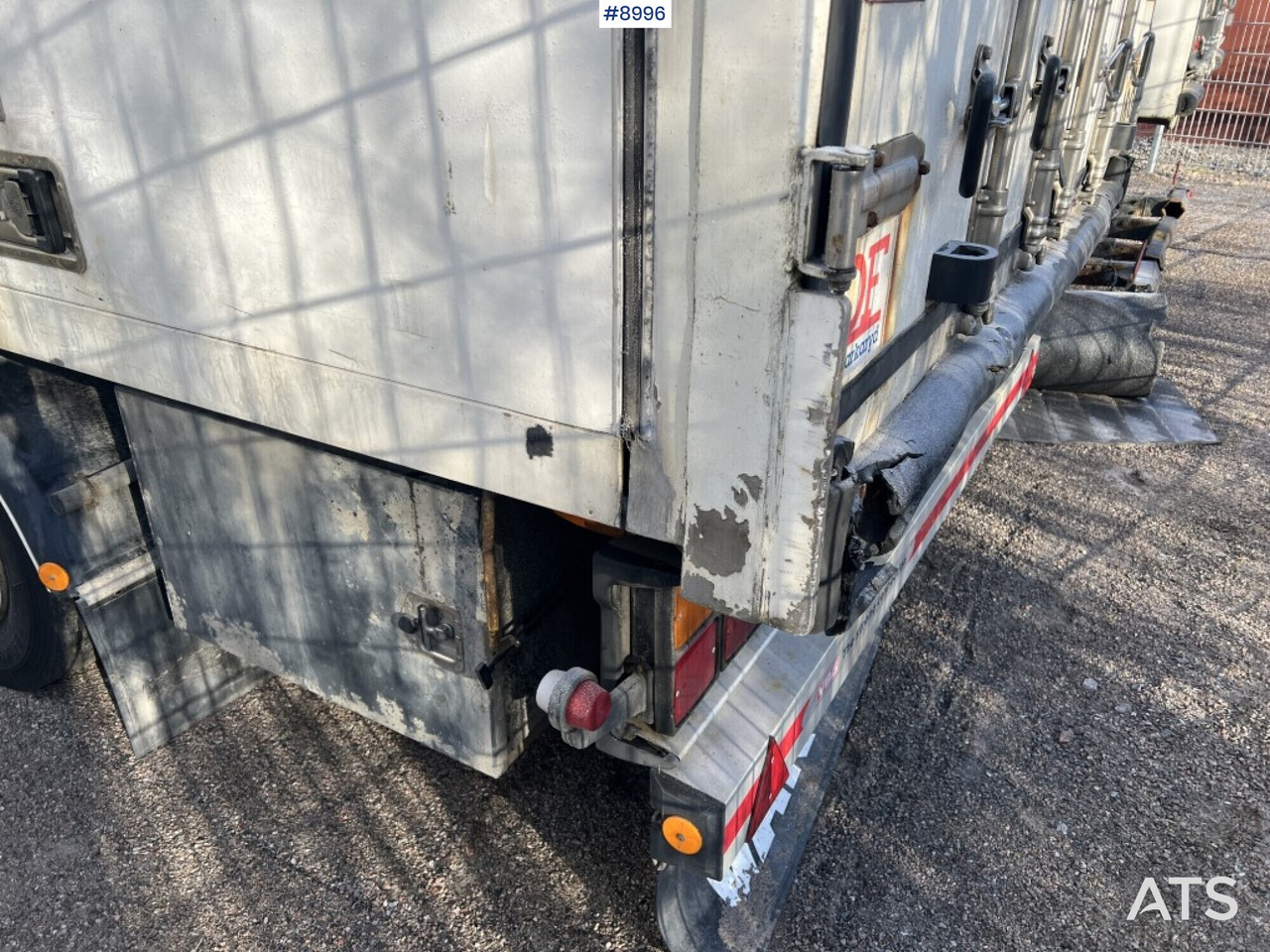 Box trailer EKERI L/L-4 - Koffer Anhänger: das Bild 4 Box trailer EKERI L/L-4 - Koffer Anhänger: das Bild 4