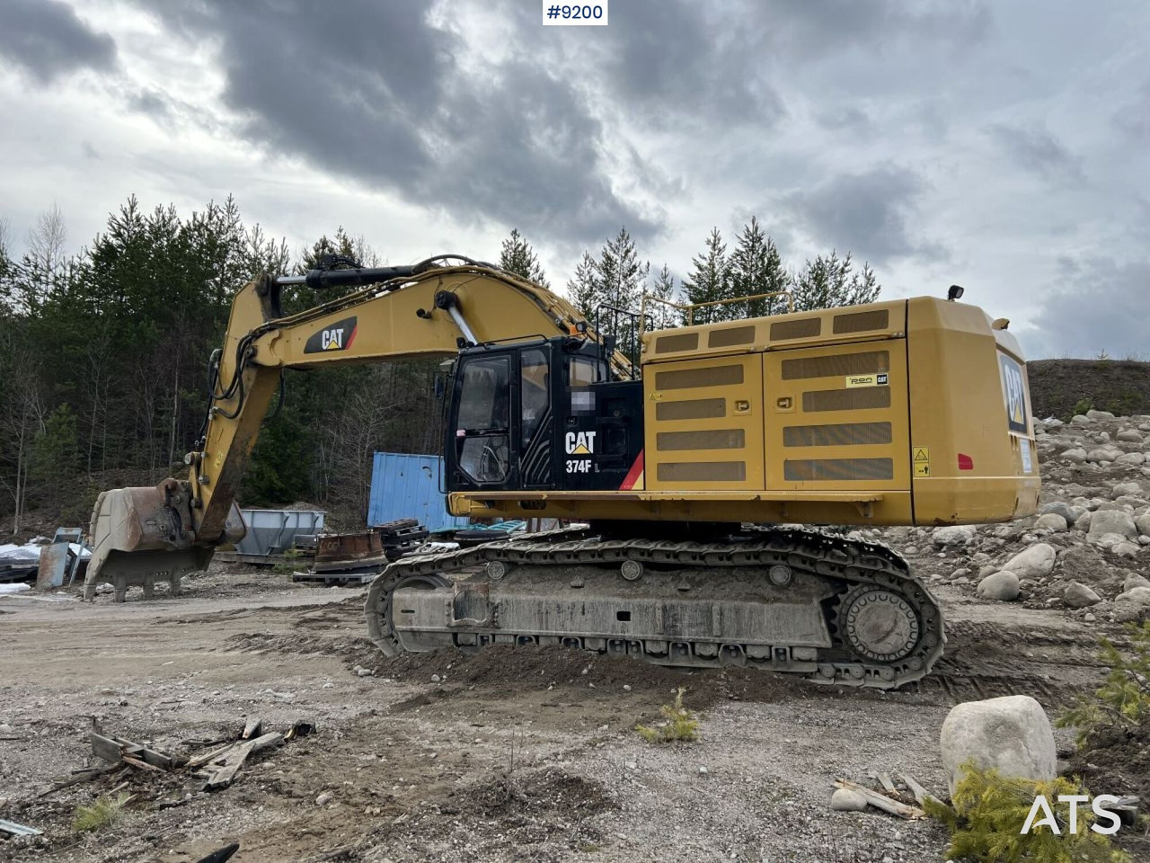 CAT 374 FL crawler excavator with bucket (VIDEO) - Bagger: das Bild 2 CAT 374 FL crawler excavator with bucket (VIDEO) - Bagger: das Bild 2