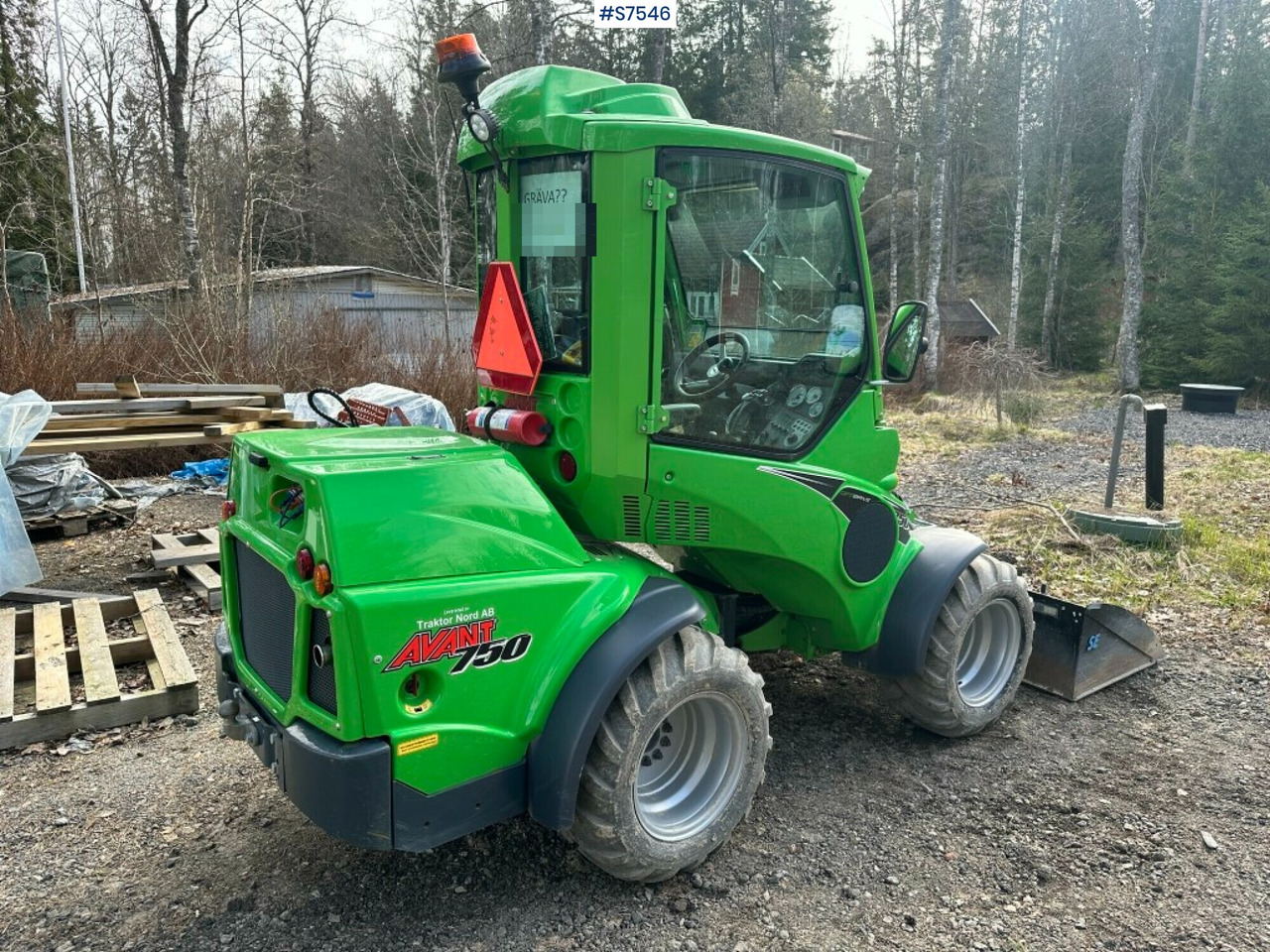 COMPACT LOADER, AVANT 750, WITH MANY TOOLS (SEE VIDEO) - Hoflader: das Bild 5 COMPACT LOADER, AVANT 750, WITH MANY TOOLS (SEE VIDEO) - Hoflader: das Bild 5