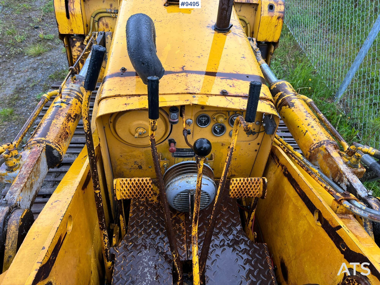 Crawler dozer INTERNATIONAL L125 - Bulldozer: das Bild 5 Crawler dozer INTERNATIONAL L125 - Bulldozer: das Bild 5