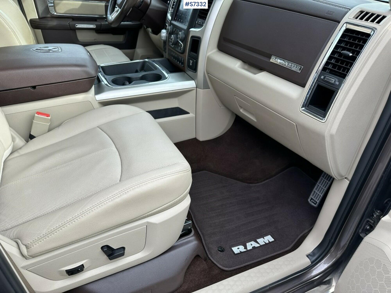 Dodge Ram 1500 Laramie, gasoline, serviced. - Pick-up: das Bild 4 Dodge Ram 1500 Laramie, gasoline, serviced. - Pick-up: das Bild 4
