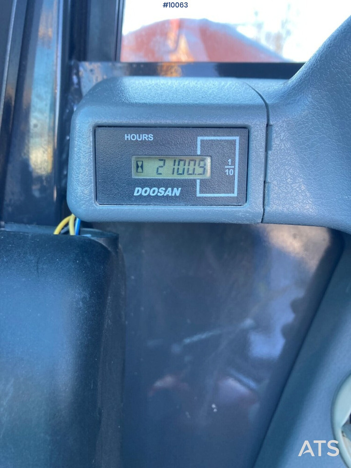 Kettenbagger Doosan DX85R-3 Crawler Excavator with tiltrotator and attachments: das Bild 16