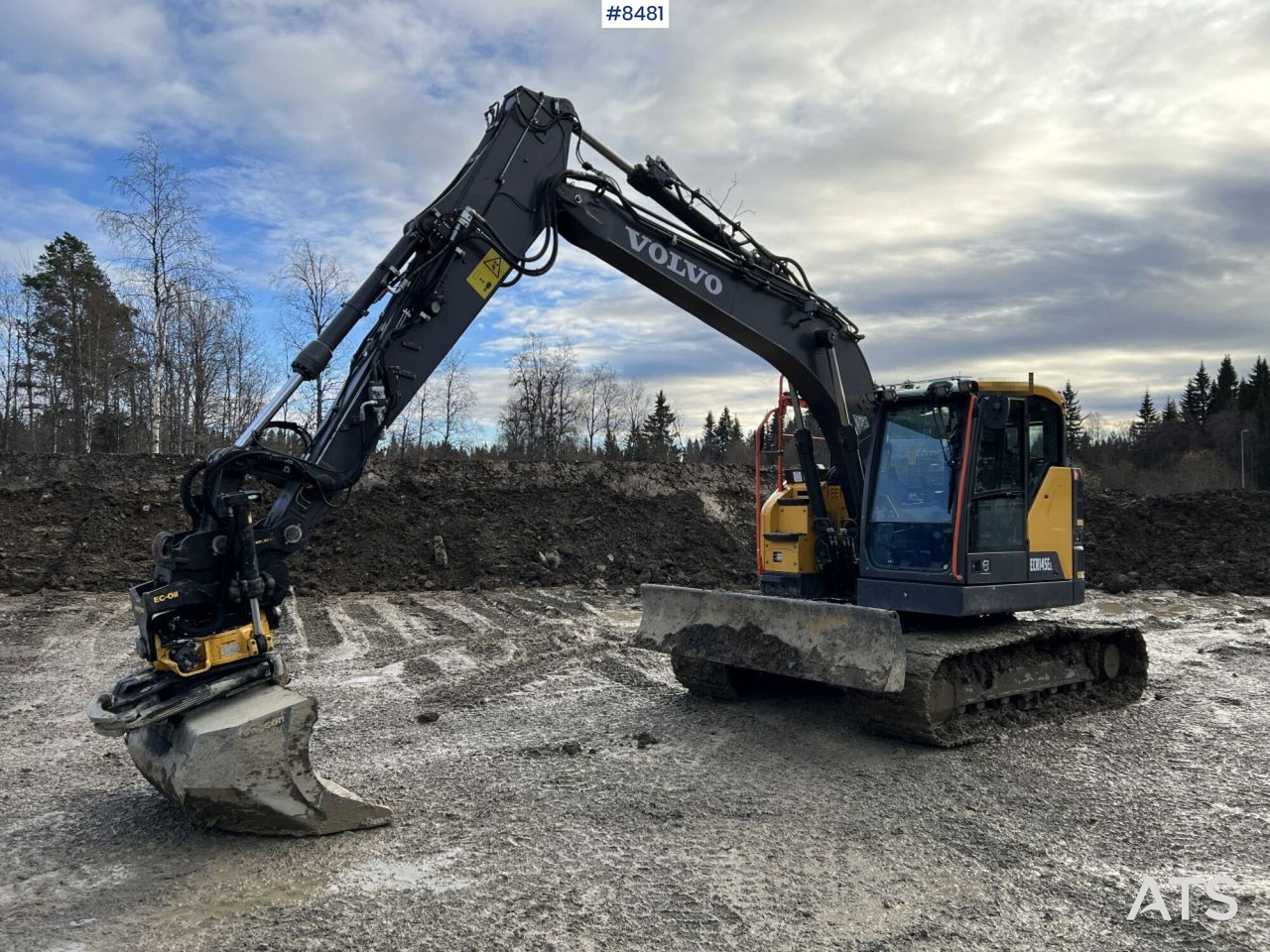 Excavator Volvo ECR145 EL with 1365 h - Kettenbagger: das Bild 1 Excavator Volvo ECR145 EL with 1365 h - Kettenbagger: das Bild 1