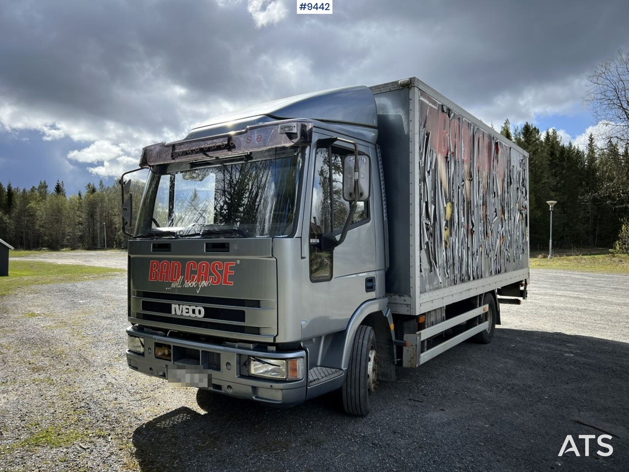 IVECO 85 E18 Box Truck with tail lift (VIDEO) - Koffer LKW: das Bild 2 IVECO 85 E18 Box Truck with tail lift (VIDEO) - Koffer LKW: das Bild 2