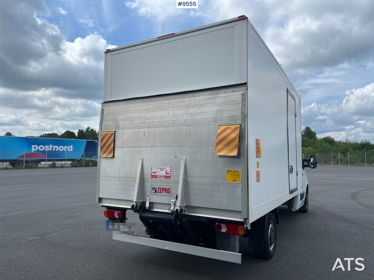 Renault Master with tail lift - Koffer Transporter: das Bild 3 Renault Master with tail lift - Koffer Transporter: das Bild 3