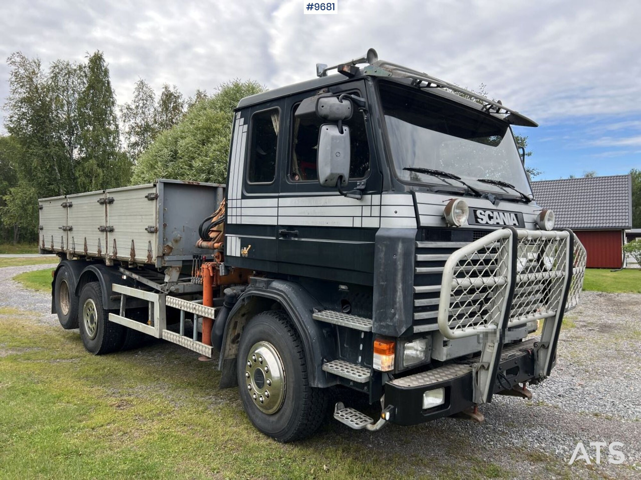 Scania R93 HL 6X2 with Hiab crane and plow mount - Pritsche LKW, Autokran: das Bild 2 Scania R93 HL 6X2 with Hiab crane and plow mount - Pritsche LKW, Autokran: das Bild 2