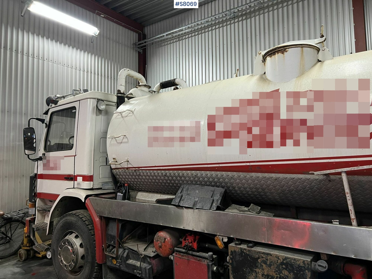Suction/Combi truck, Scania P92H 4x2, Rep-object - Saug-/ Spülfahrzeug: das Bild 5 Suction/Combi truck, Scania P92H 4x2, Rep-object - Saug-/ Spülfahrzeug: das Bild 5
