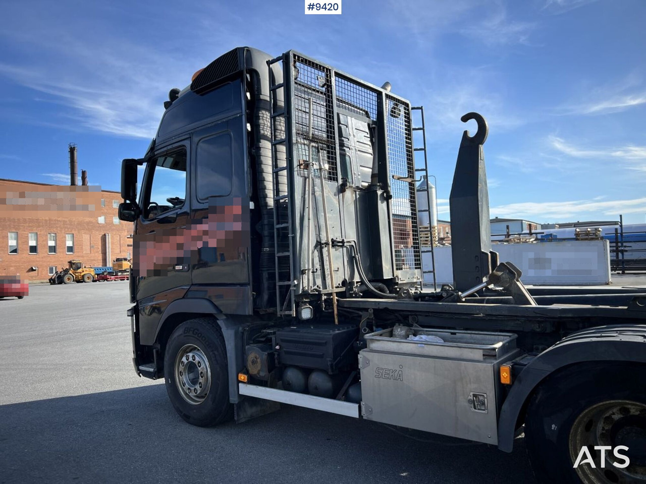 Volvo FH16 8*4 Tridem Hooklift - Abrollkipper: das Bild 2 Volvo FH16 8*4 Tridem Hooklift - Abrollkipper: das Bild 2