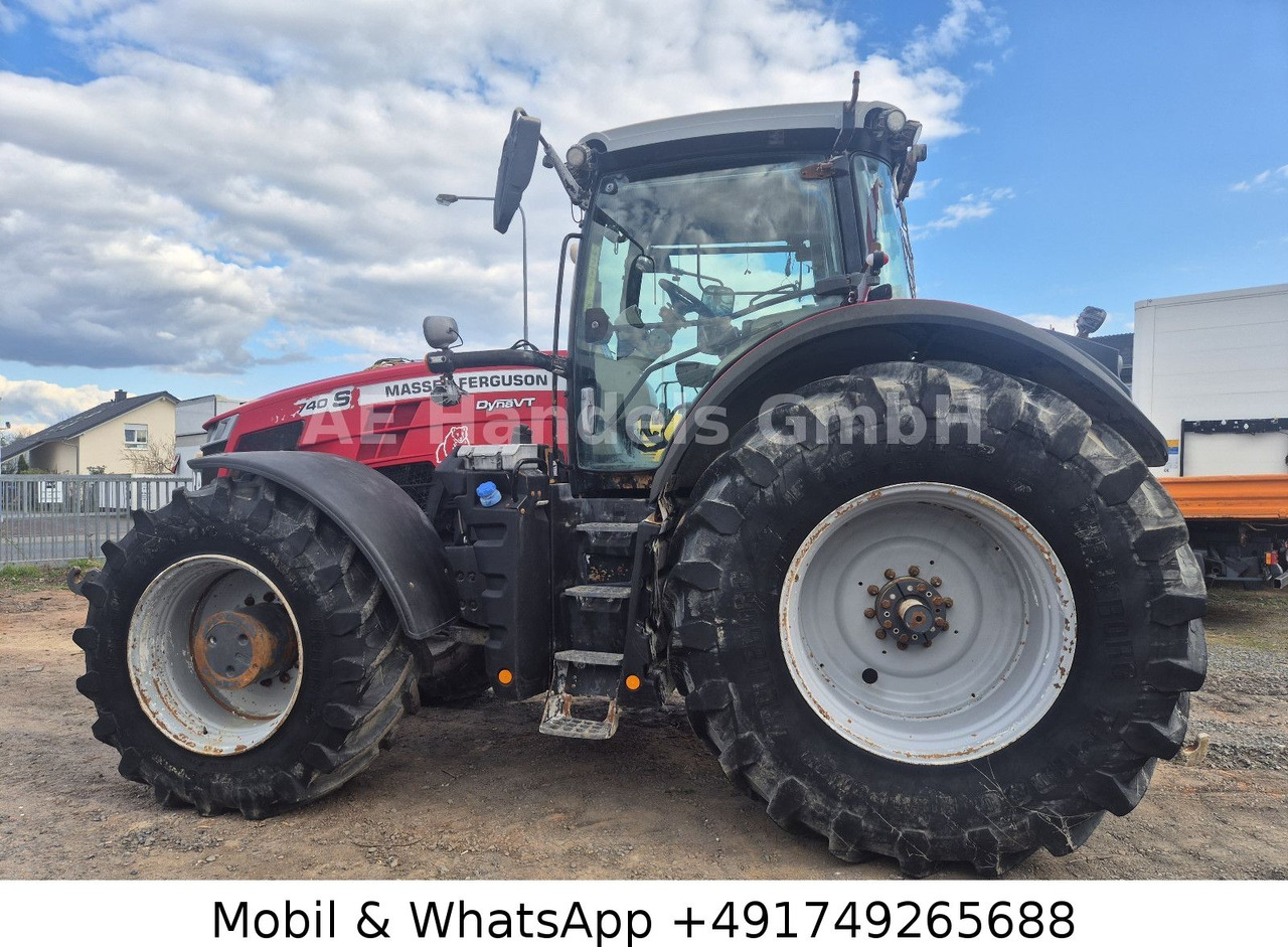 Massey Ferguson DVRT Exclusiv MF 8740 *6.100Std/Straßenzulassung - Traktor: das Bild 2 Massey Ferguson DVRT Exclusiv MF 8740 *6.100Std/Straßenzulassung - Traktor: das Bild 2