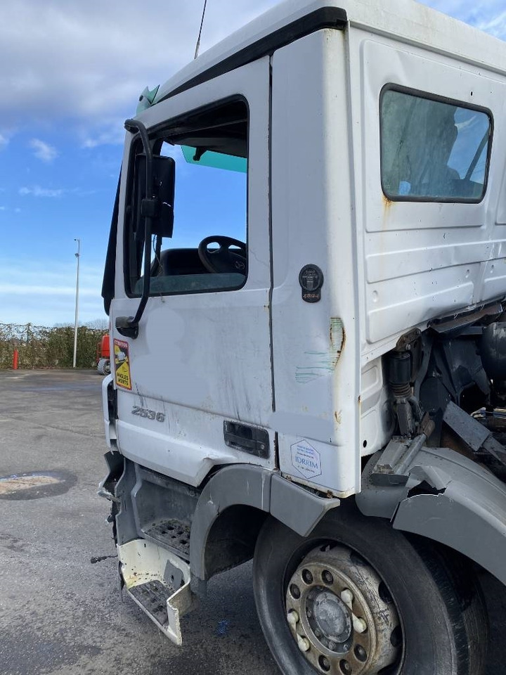 Bitumenspritzmaschine Mercedes-Benz ACTROS Mp2 2536/6x2 BVM -ACMAR CRAON Z12341: das Bild 11