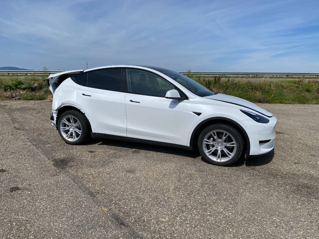 Tesla Model Y RWD / Origine Française endommagée - PKW: das Bild 3 Tesla Model Y RWD / Origine Française endommagée - PKW: das Bild 3
