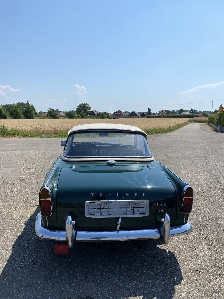 Triumph TR4-A + Hard Top / OldTimer endommagé - PKW: das Bild 5 Triumph TR4-A + Hard Top / OldTimer endommagé - PKW: das Bild 5