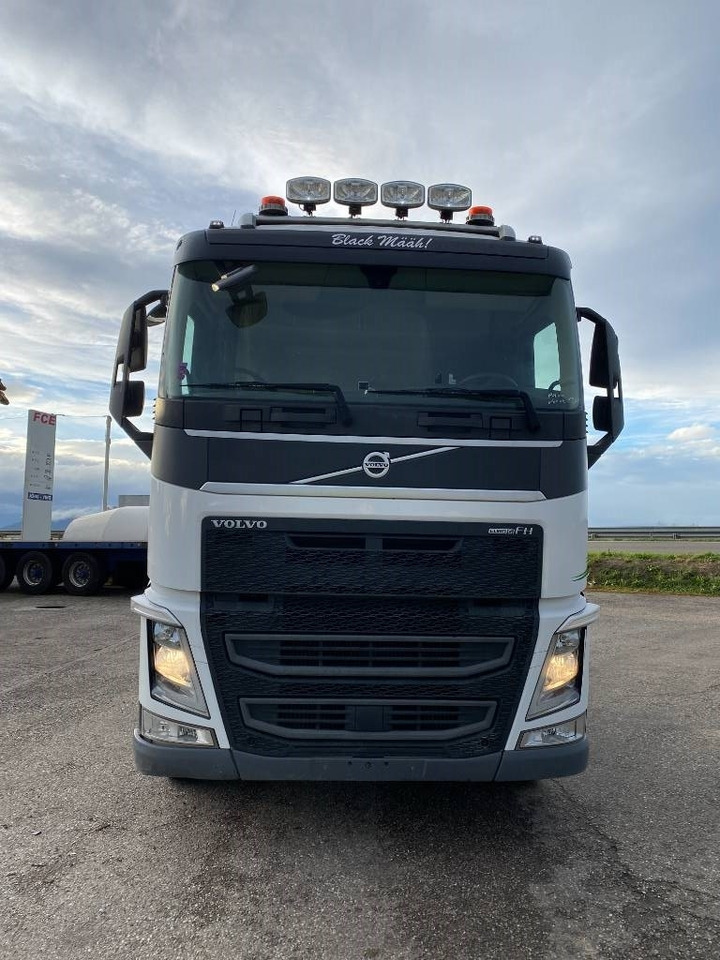 Volvo FH 460 6x4 /E6 VEB - Holztransporter: das Bild 2 Volvo FH 460 6x4 /E6 VEB - Holztransporter: das Bild 2