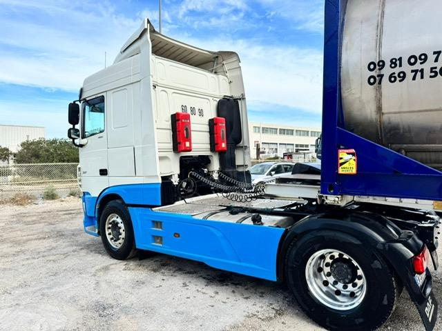 Tankauflieger Für die Beförderung von Chemikalien Fruehauf DAF XF 480 + REMORQUE FRUEHAUF CITERNE 23500€: das Bild 15