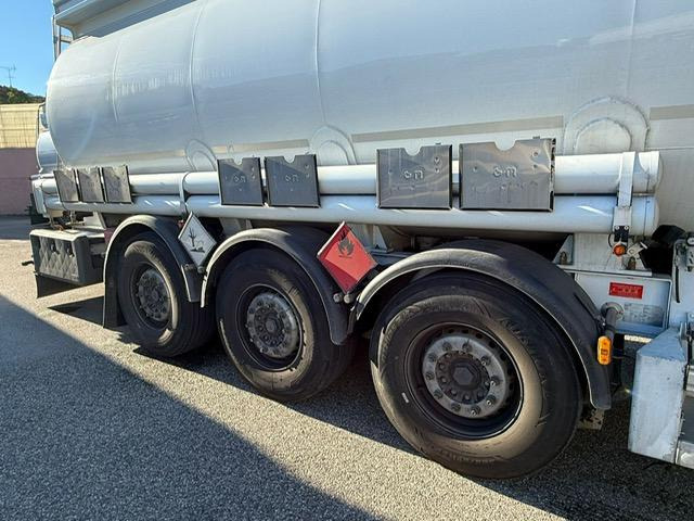 Magyar CITERNE CARBURANT 41000 LITRES 39 T - Tankauflieger: das Bild 2 Magyar CITERNE CARBURANT 41000 LITRES 39 T - Tankauflieger: das Bild 2