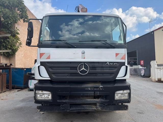 Mercedes AXOR 1828 BENNE GRUE FASSI - Kipper, Autokran: das Bild 2 Mercedes AXOR 1828 BENNE GRUE FASSI - Kipper, Autokran: das Bild 2