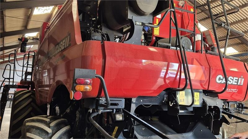 Case IH Axial Flow 6140 Axial Flow 6140 X-flow - Mähdrescher: das Bild 5 Case IH Axial Flow 6140 Axial Flow 6140 X-flow - Mähdrescher: das Bild 5