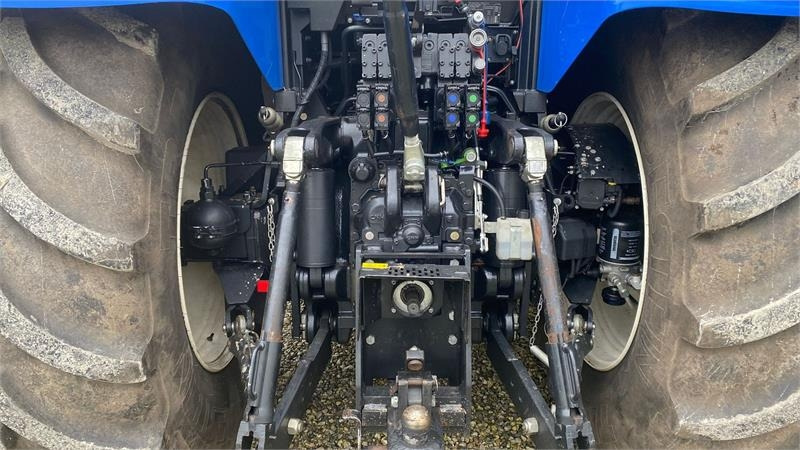 New Holland T7.270 AutoCommand T7.270 - Traktor: das Bild 5 New Holland T7.270 AutoCommand T7.270 - Traktor: das Bild 5