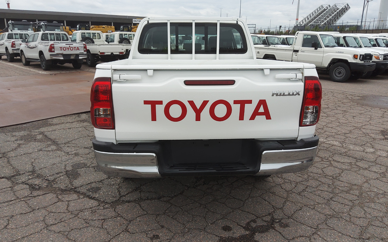 Toyota Hilux / Revo Pick-up double cabin pack security 2.4L Turbo Diesel Manual - Pick-up: das Bild 5 Toyota Hilux / Revo Pick-up double cabin pack security 2.4L Turbo Diesel Manual - Pick-up: das Bild 5