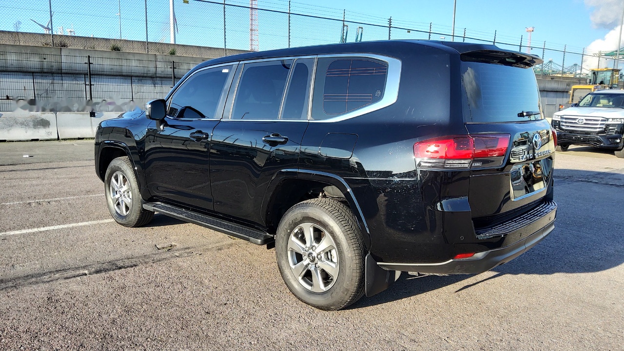 SUV/ Geländewagen, Zustand - NEU Toyota Land Cruiser 300 V6 VX 7 SEATERS / PLACES 3.5L Petrol Automatic VXVHO: das Bild 6