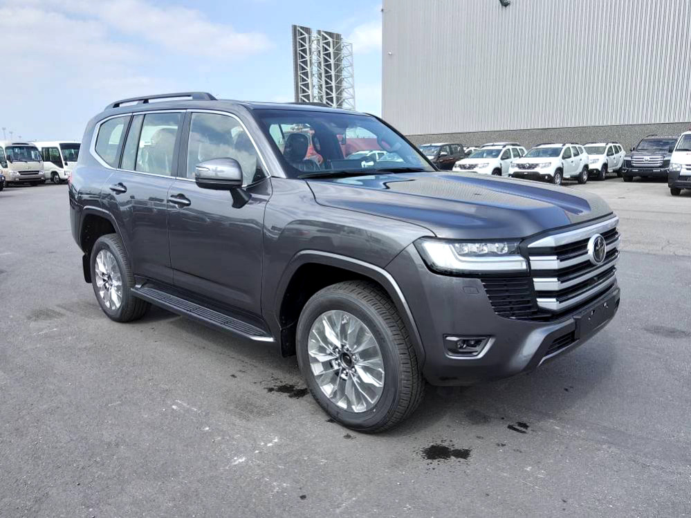 Toyota Land Cruiser 300 V6 VXR ZX 7 SEATERS / PLACES 3.5L Petrol Automatic AEOB - SUV/ Geländewagen: das Bild 3 Toyota Land Cruiser 300 V6 VXR ZX 7 SEATERS / PLACES 3.5L Petrol Automatic AEOB - SUV/ Geländewagen: das Bild 3