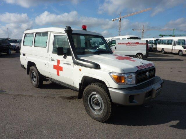Toyota Land Cruiser 78 Metal top hzj 78 ambulance 4.2L Diesel Manual - SUV/ Geländewagen: das Bild 2 Toyota Land Cruiser 78 Metal top hzj 78 ambulance 4.2L Diesel Manual - SUV/ Geländewagen: das Bild 2