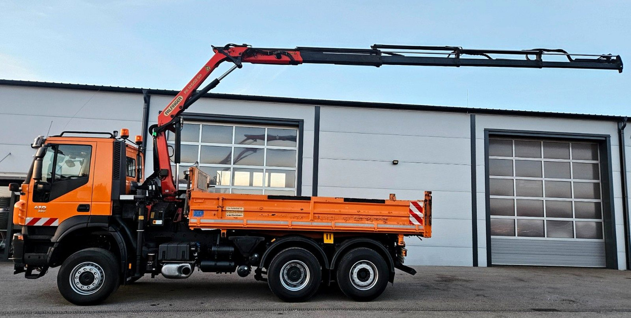 Iveco Trakker 410 6x4-4 EEV Palfinger PK12502 Funk - Kipper, Autokran: das Bild 3 Iveco Trakker 410 6x4-4 EEV Palfinger PK12502 Funk - Kipper, Autokran: das Bild 3