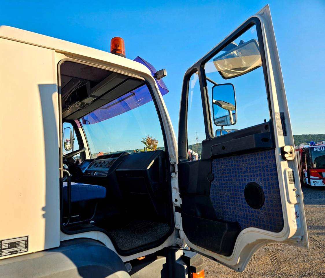 Kipper, Autokran MAN LE 14.250 4x4 HIAB 077BS-2 Kran Greifer: das Bild 21