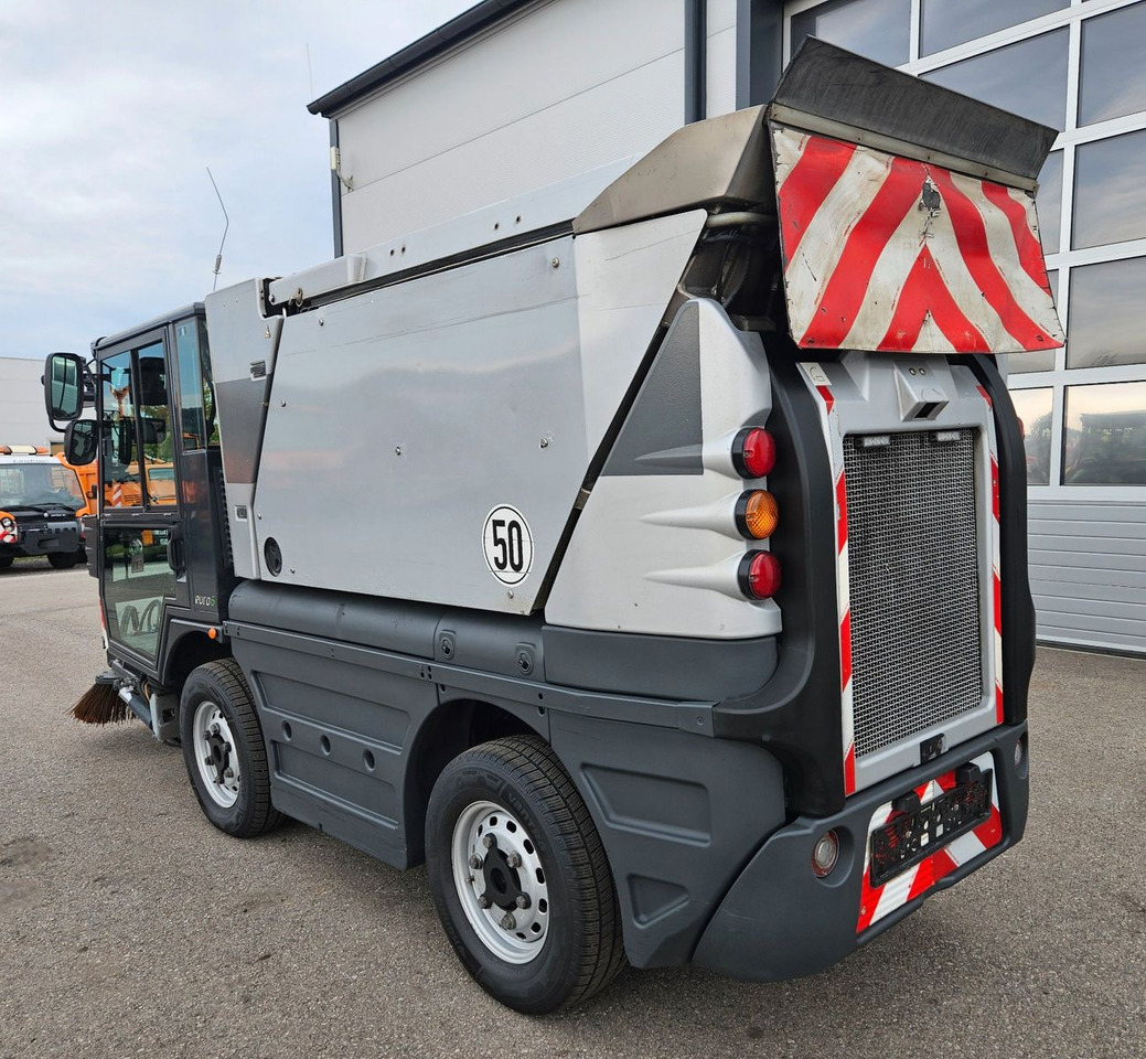 Schmidt Swingo Compact 200 Euro6 - Kehrmaschine: das Bild 3 Schmidt Swingo Compact 200 Euro6 - Kehrmaschine: das Bild 3