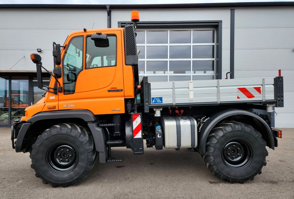Unimog U300 Agrar Euro5 Hydrostat Variopilot Unimog U300 Agrar Euro5 Hydrostat Variopilot - Kipper: das Bild 2 Unimog U300 Agrar Euro5 Hydrostat Variopilot Unimog U300 Agrar Euro5 Hydrostat Variopilot - Kipper: das Bild 2