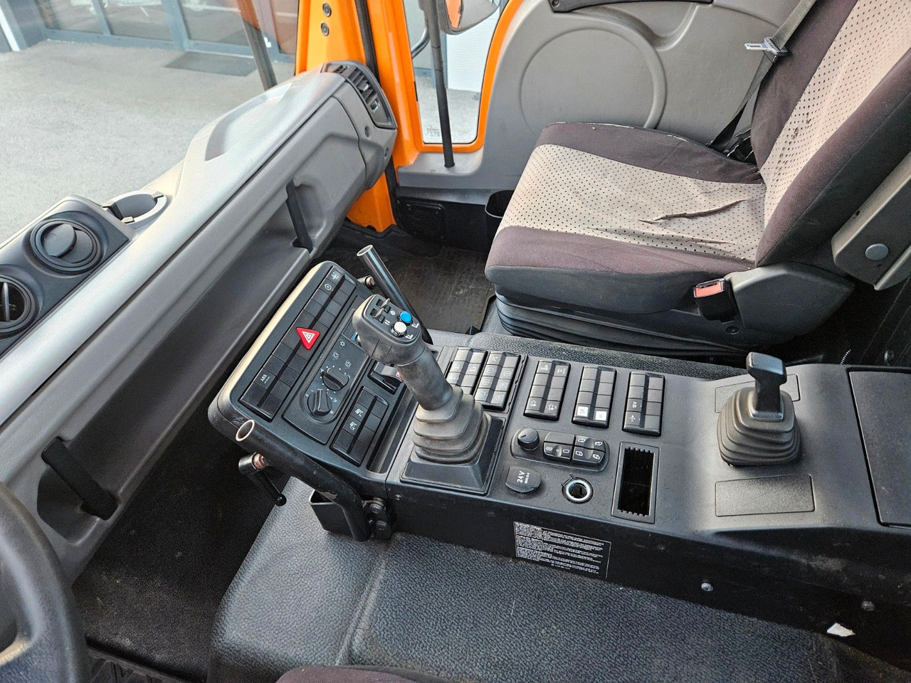Kipper Unimog U427 UGE Euro6 VarioPilot Hydrostat: das Bild 10