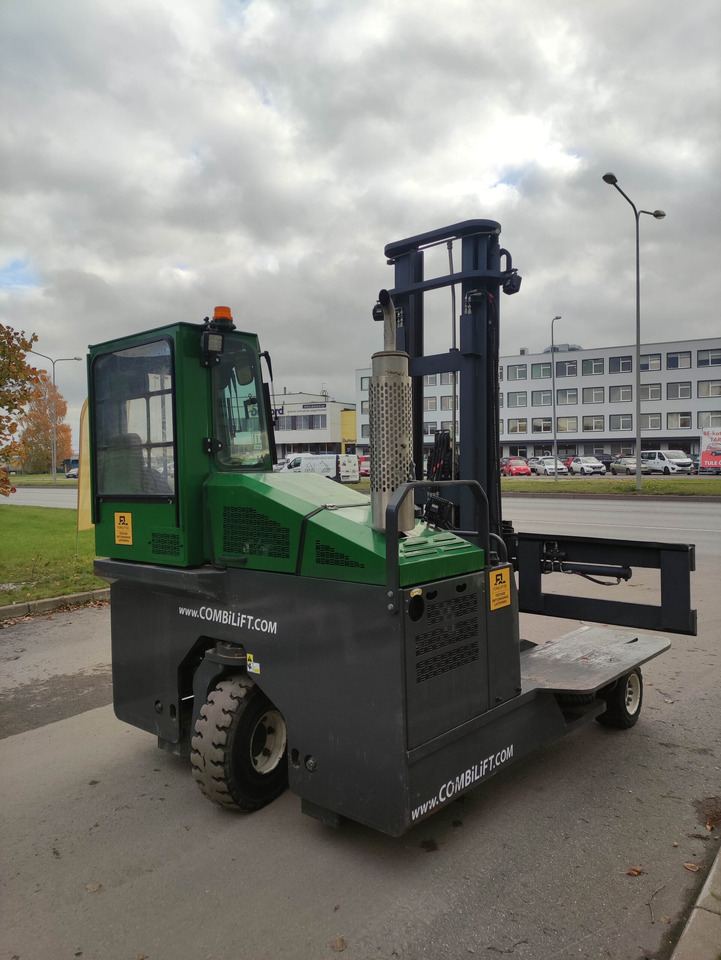 Combilift C4500 - Seitenstapler: das Bild 4 Combilift C4500 - Seitenstapler: das Bild 4