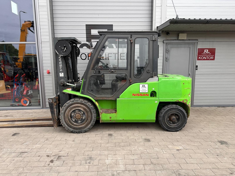 Nissan WG1F4A50 - Dieselstapler: das Bild 2 Nissan WG1F4A50 - Dieselstapler: das Bild 2