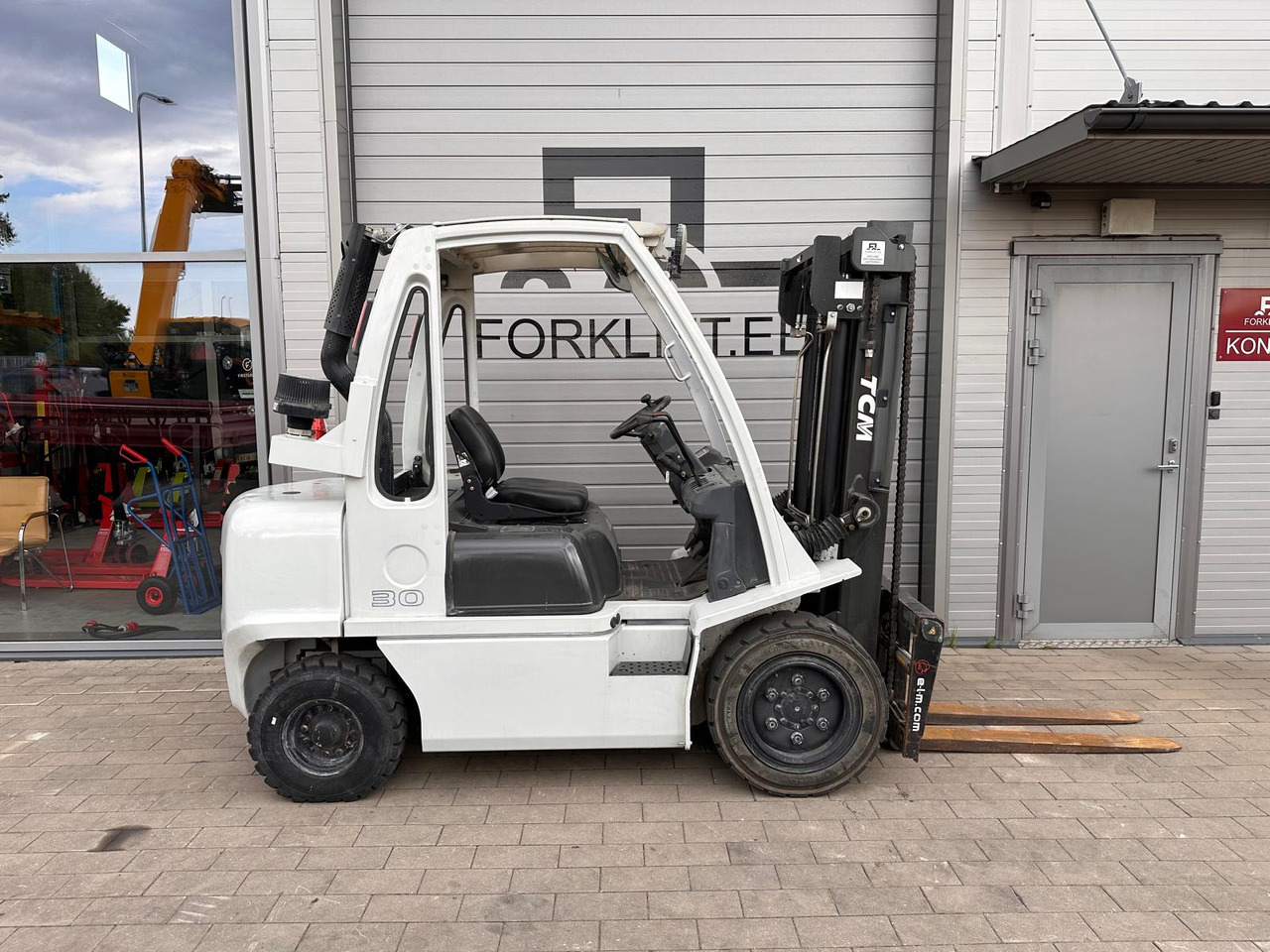 Unicarriers YG1D2A30Q - Dieselstapler: das Bild 5 Unicarriers YG1D2A30Q - Dieselstapler: das Bild 5