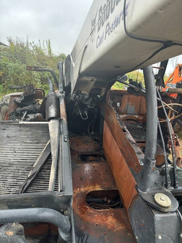 Bobcat TL 470 HF Ausgebrannt - Teleskoplader: das Bild 2 Bobcat TL 470 HF Ausgebrannt - Teleskoplader: das Bild 2