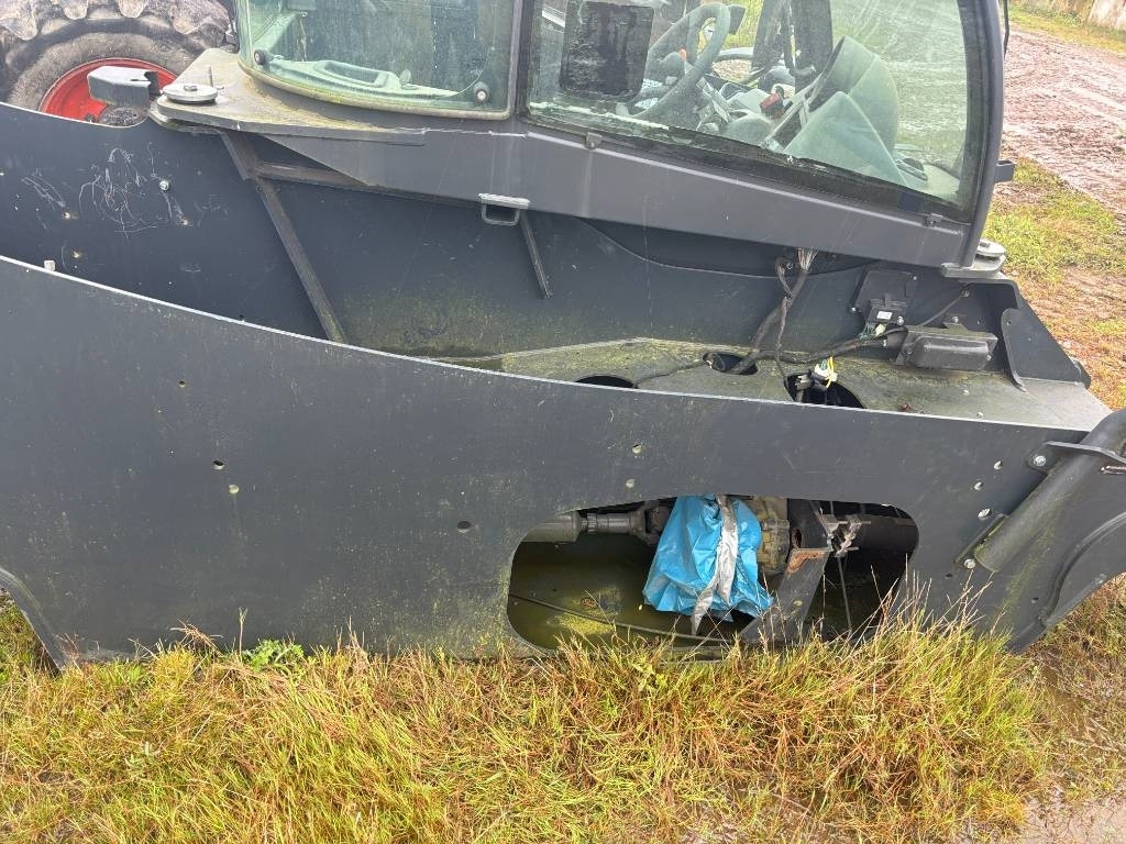 Bobcat TL 470 HF Ausgebrannt - Teleskoplader: das Bild 4 Bobcat TL 470 HF Ausgebrannt - Teleskoplader: das Bild 4