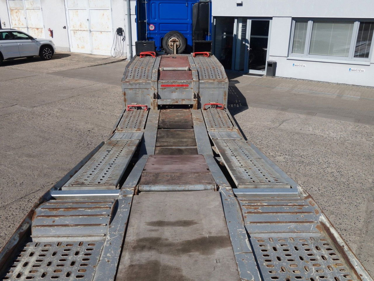 Autotransporter Auflieger Diversen Svan CH33, für 2 LKWs: das Bild 9