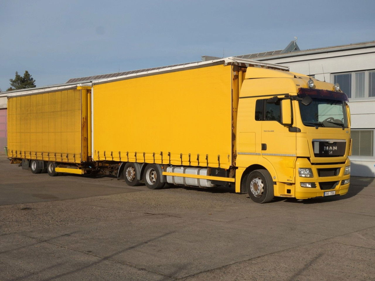 MAN TGX 24.400 EEV 6x2 + Anhänger Krone 120m3 - Plane LKW: das Bild 2 MAN TGX 24.400 EEV 6x2 + Anhänger Krone 120m3 - Plane LKW: das Bild 2