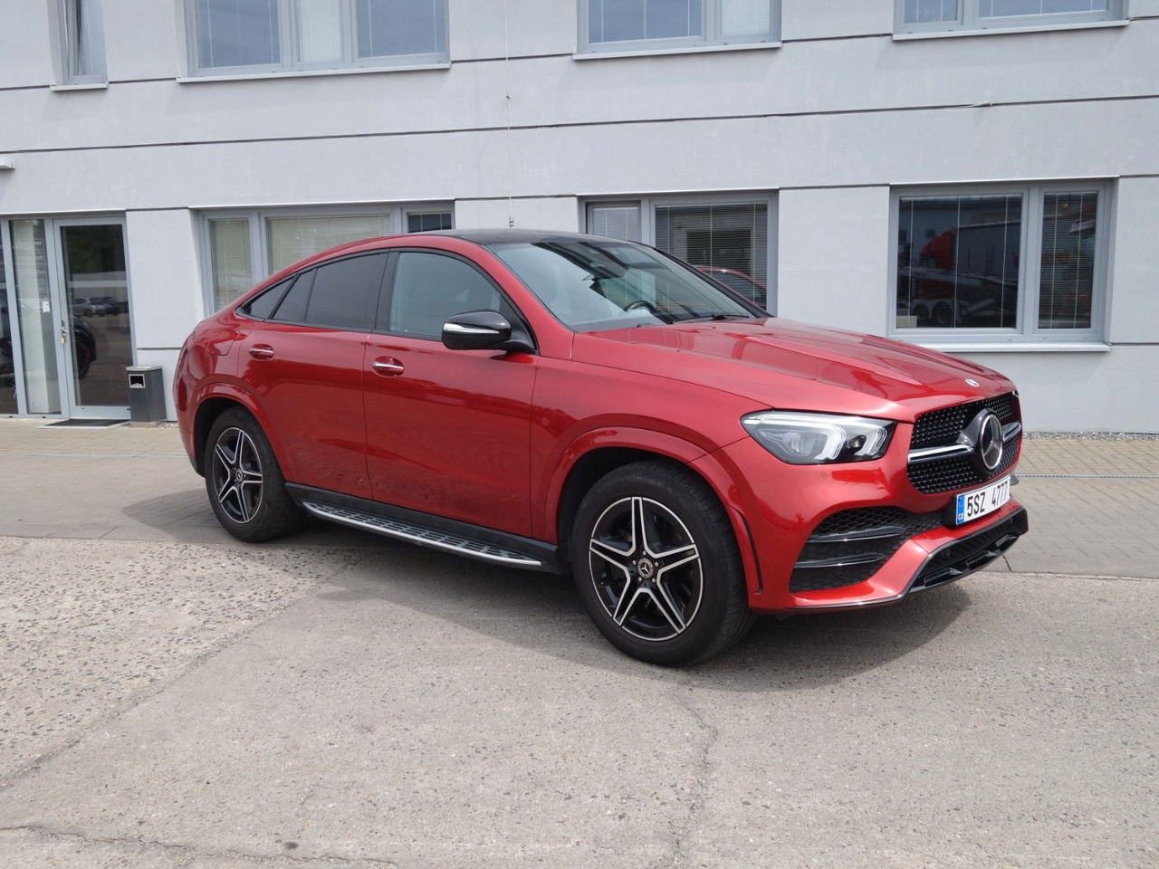 Mercedes-Benz GLE 400 d 4Matic Coupe Pano - SUV/ Geländewagen: das Bild 3 Mercedes-Benz GLE 400 d 4Matic Coupe Pano - SUV/ Geländewagen: das Bild 3