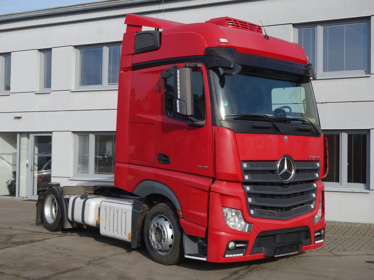 Mercedes-Benz Actros 1845 Lsnrl, Lowdeck, Standklima - Sattelzugmaschine: das Bild 3 Mercedes-Benz Actros 1845 Lsnrl, Lowdeck, Standklima - Sattelzugmaschine: das Bild 3