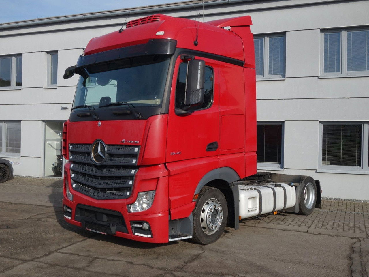 Mercedes-Benz Actros 1845 Lsnrl, Lowdeck, Standklima - Sattelzugmaschine: das Bild 2 Mercedes-Benz Actros 1845 Lsnrl, Lowdeck, Standklima - Sattelzugmaschine: das Bild 2