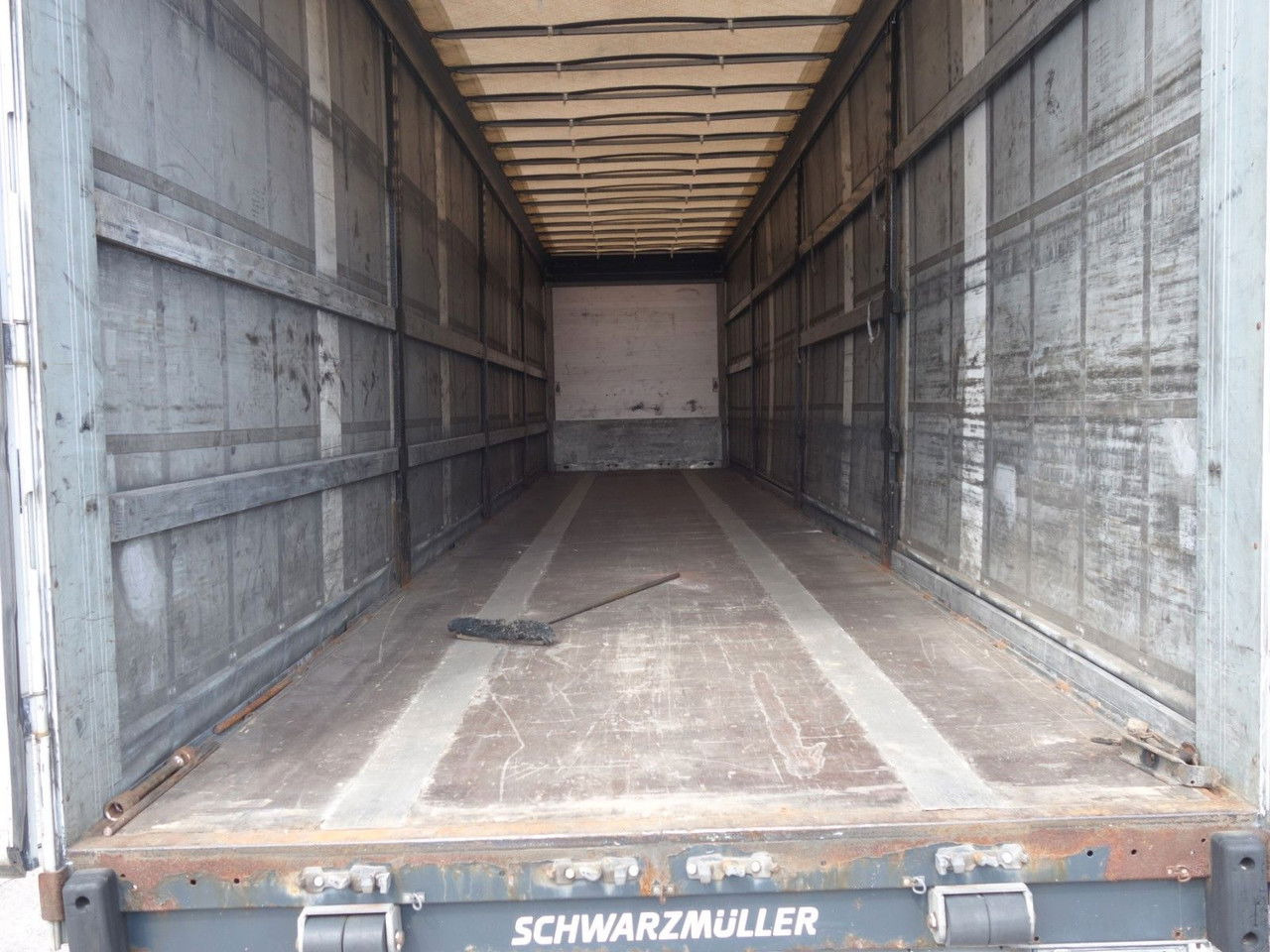 Schwarzmüller SPA 3/E Mega, Liftachse, SAF Achsen, 2 Stk. SPA 3/E Mega, Liftachse, SAF Achsen, 2 Stk. - Planenauflieger: das Bild 4 Schwarzmüller SPA 3/E Mega, Liftachse, SAF Achsen, 2 Stk. SPA 3/E Mega, Liftachse, SAF Achsen, 2 Stk. - Planenauflieger: das Bild 4