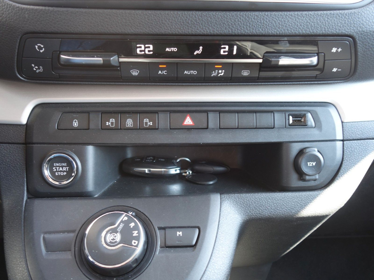 Personentransporter Toyota Proace Verso L2 Executive: das Bild 17
